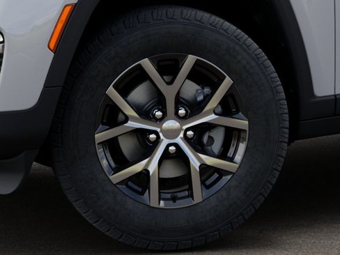 New 2025 Jeep Grand Cherokee Limited w/ Trailer Tow Package image 19