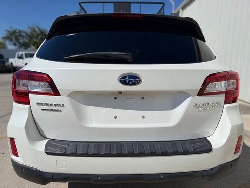 Used 2017 Subaru Outback 2.5i Limited image 4