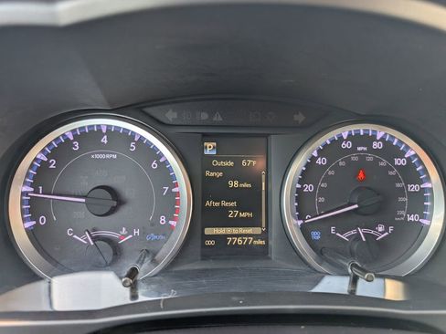 Used 2019 Toyota Highlander LE AWD/4WD image 26
