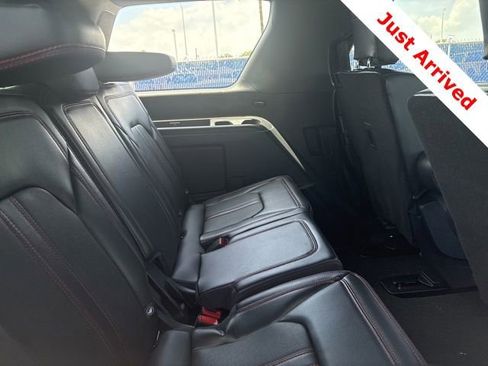 Used 2024 Ford Expedition Limited RWD image 15
