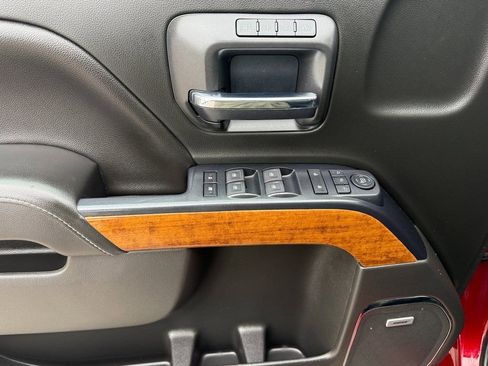 Used 2018 Chevrolet Silverado 1500 High Country image 17