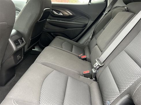 Used 2024 GMC Terrain SLE image 15