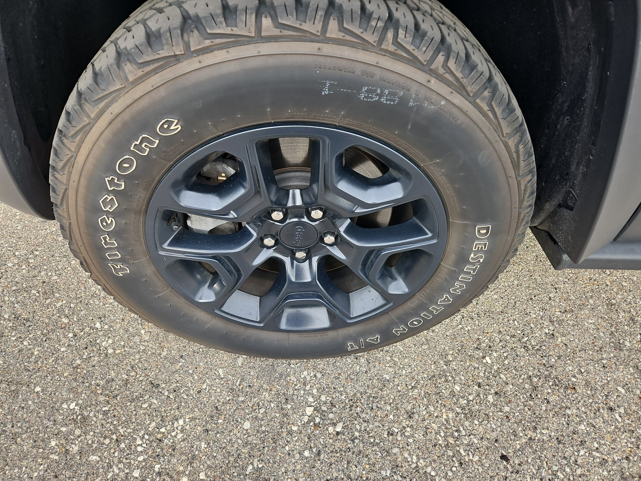 Used 2020 Jeep Cherokee Trailhawk AWD/4WD image 4