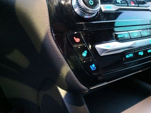 Used 2023 Ford Explorer Limited w/ Limited Technology Package image 21