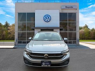 Certified 2023 Volkswagen Jetta SE w/ Panoramic Sunroof Package FWD video 2