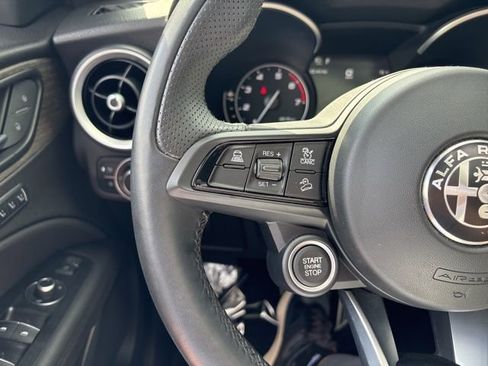 Used 2022 Alfa Romeo Stelvio Ti AWD/4WD image 18