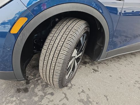 Certified 2023 Volkswagen ID.4 Pro image 31