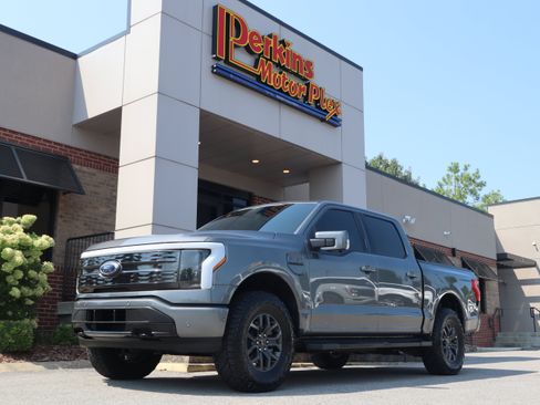 Used 2023 Ford F150 Lightning Lariat AWD/4WD image 34