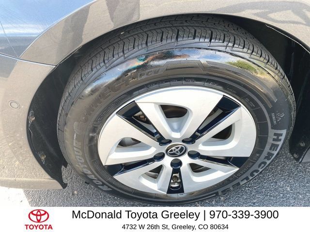 Used 2017 Toyota Prius Four FWD image 10