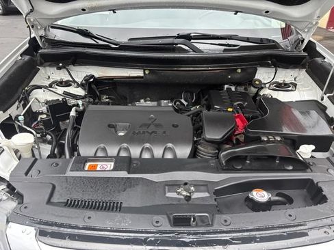 Used 2016 Mitsubishi Outlander SE FWD image 21