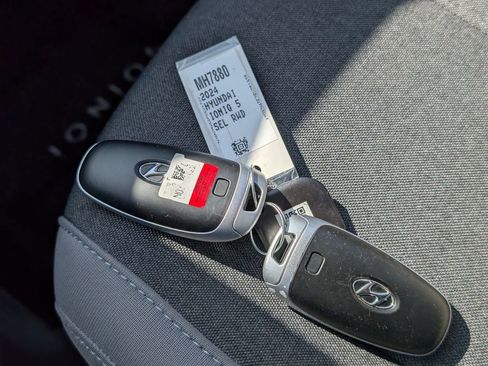 Certified 2024 Hyundai Ioniq 5 SEL RWD image 38