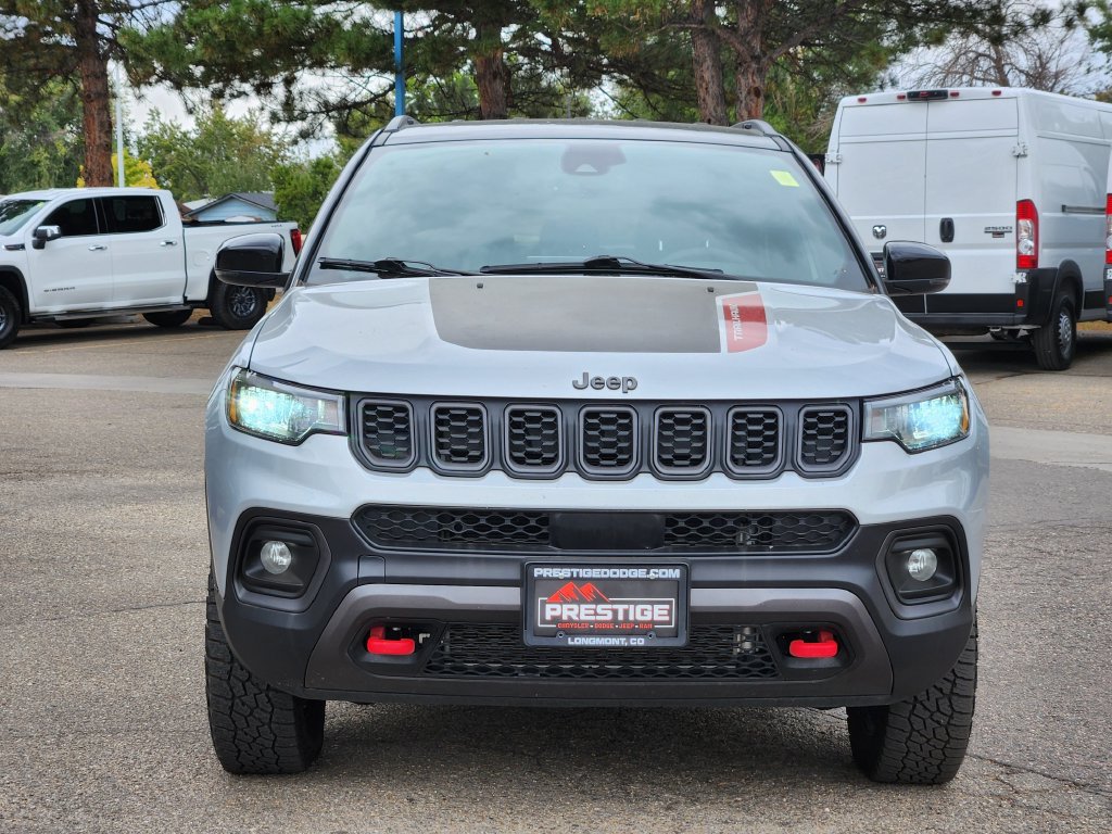 Used 2025 Jeep Compass Trailhawk AWD/4WD image 5