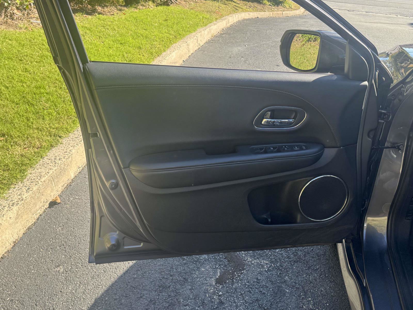 Used 2019 Honda HR-V Touring image 13