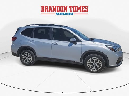Used 2019 Subaru Forester Premium w/ All-Weather Package AWD/4WD image 2