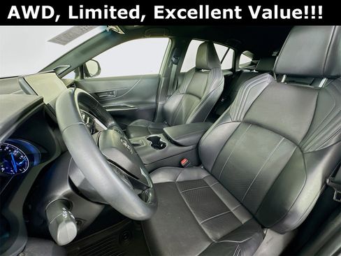 Used 2021 Toyota Venza Limited image 23