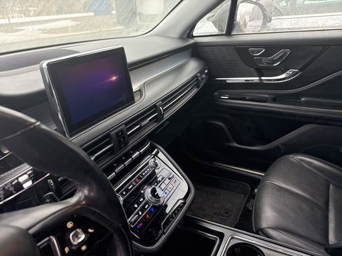 Used 2022 Lincoln Corsair AWD w/ Premium Package image 5