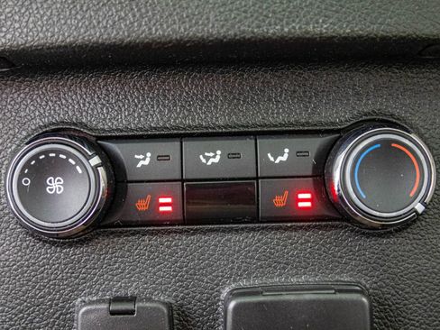 Used 2014 Ford Explorer Limited w/ Equipment Group 301A AWD/4WD image 41