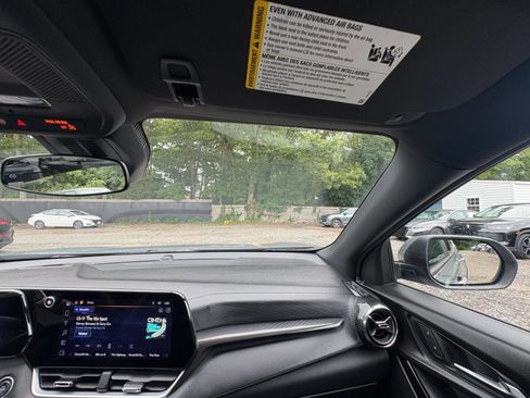 Used 2025 Chevrolet Equinox LT FWD image 30