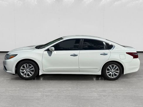 Used 2018 Nissan Altima 2.5 S w/ S Convenience Package FWD image 2