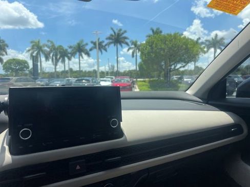 Used 2024 Honda HR-V LX image 36