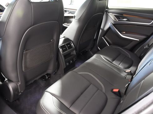 Used 2026 Jaguar F-PACE R-Dynamic S AWD/4WD image 27