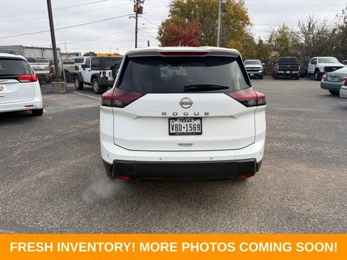 Used 2024 Nissan Rogue S image 5