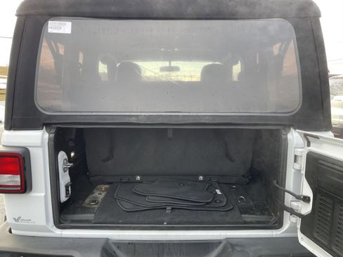 Used 2022 Jeep Wrangler Sport S image 13