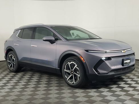 New 2026 Chevrolet Equinox EV LT image 2