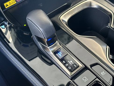 Used 2025 Lexus NX 350h AWD w/ Accessory Package (2T) image 18