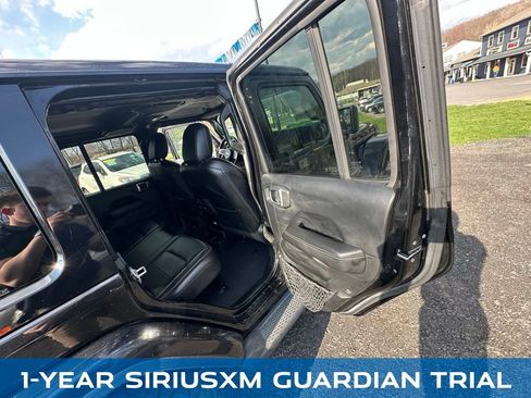 Used 2018 Jeep Wrangler Unlimited Sahara w/ Dual Top Group AWD/4WD image 28