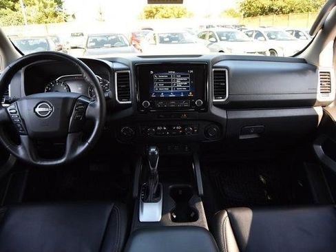 Certified 2024 Nissan Frontier SL image 9