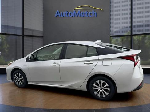 Used 2020 Toyota Prius XLE w/ Preferred Accessory Package image 7