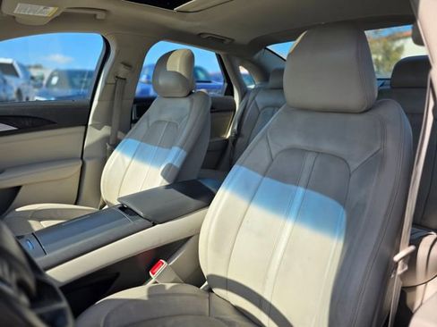 Used 2017 Lincoln MKZ Reserve image 12