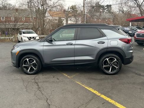 Used 2022 Chevrolet TrailBlazer RS w/ Sun and Liftgate Package image 3
