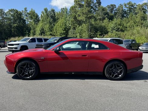 Used 2024 Dodge Charger Daytona R/T w/ Plus Group AWD/4WD image 8