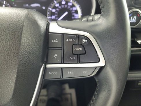 Used 2022 Toyota Highlander XSE image 26