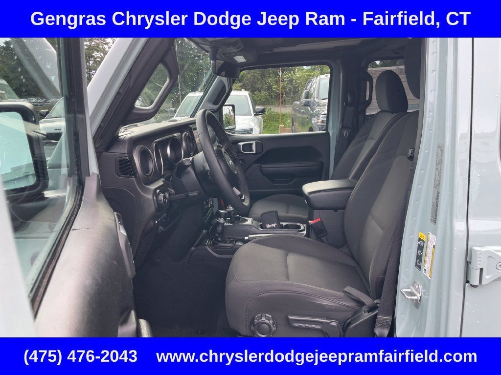Used 2023 Jeep Wrangler Unlimited w/ Sun & Screen Package AWD/4WD image 46