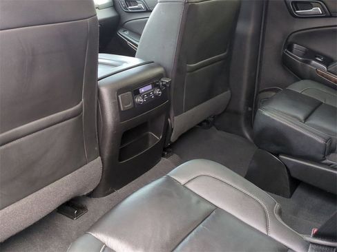 Certified 2019 Chevrolet Suburban LT w/ Luxury Package image 20