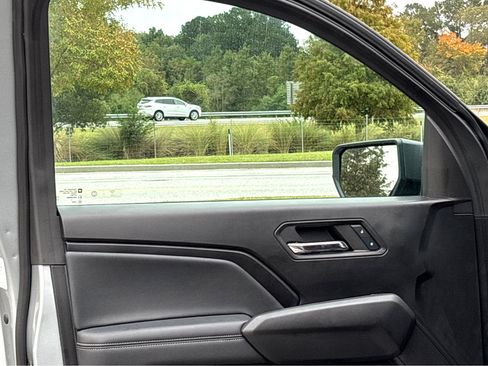 Used 2023 Chevrolet Colorado LT w/ LT Convenience Package II image 10