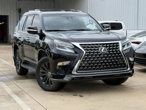 Used 2023 Lexus GX 460 Premium w/ Accessory Package AWD/4WD image 2