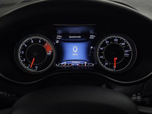 Used 2019 Jeep Cherokee Limited w/ Luxury Group AWD/4WD image 23