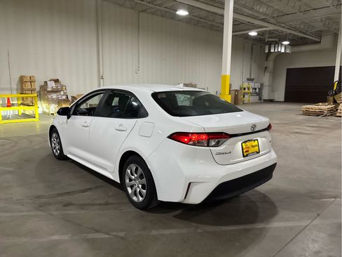 Used 2024 Toyota Corolla LE FWD image 4