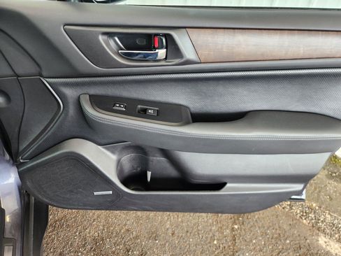 Used 2016 Subaru Outback 2.5i Limited AWD/4WD image 16