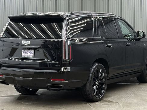 Used 2025 Cadillac Escalade Sport Platinum w/ LPO, ONYX Package image 5
