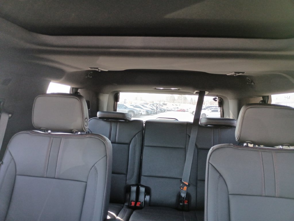 Used 2024 Chevrolet Tahoe RST w/ Luxury Package AWD/4WD image 13