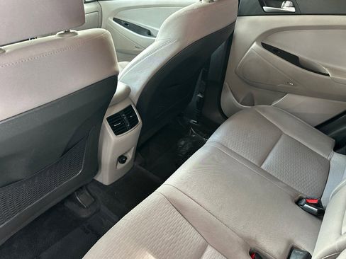 Used 2020 Hyundai Tucson Sport FWD image 13