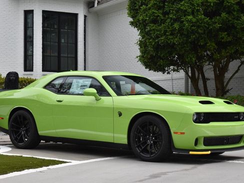 Used 2023 Dodge Challenger SRT Hellcat RWD image 3