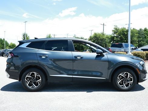 Used 2023 Kia Sportage LX AWD/4WD image 4