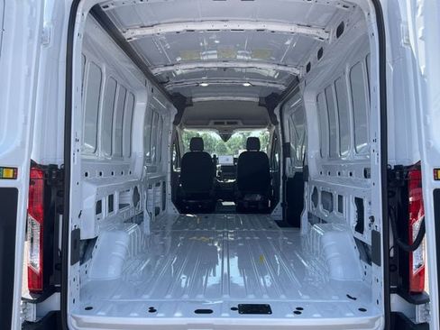 New 2026 Ford Transit 350 148 Medium Roof AWD image 23