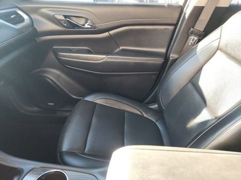 Used 2023 GMC Acadia SLT image 24